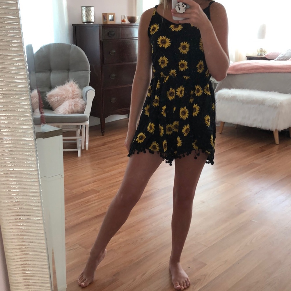NWOT Size Small Black Sunflower Romper